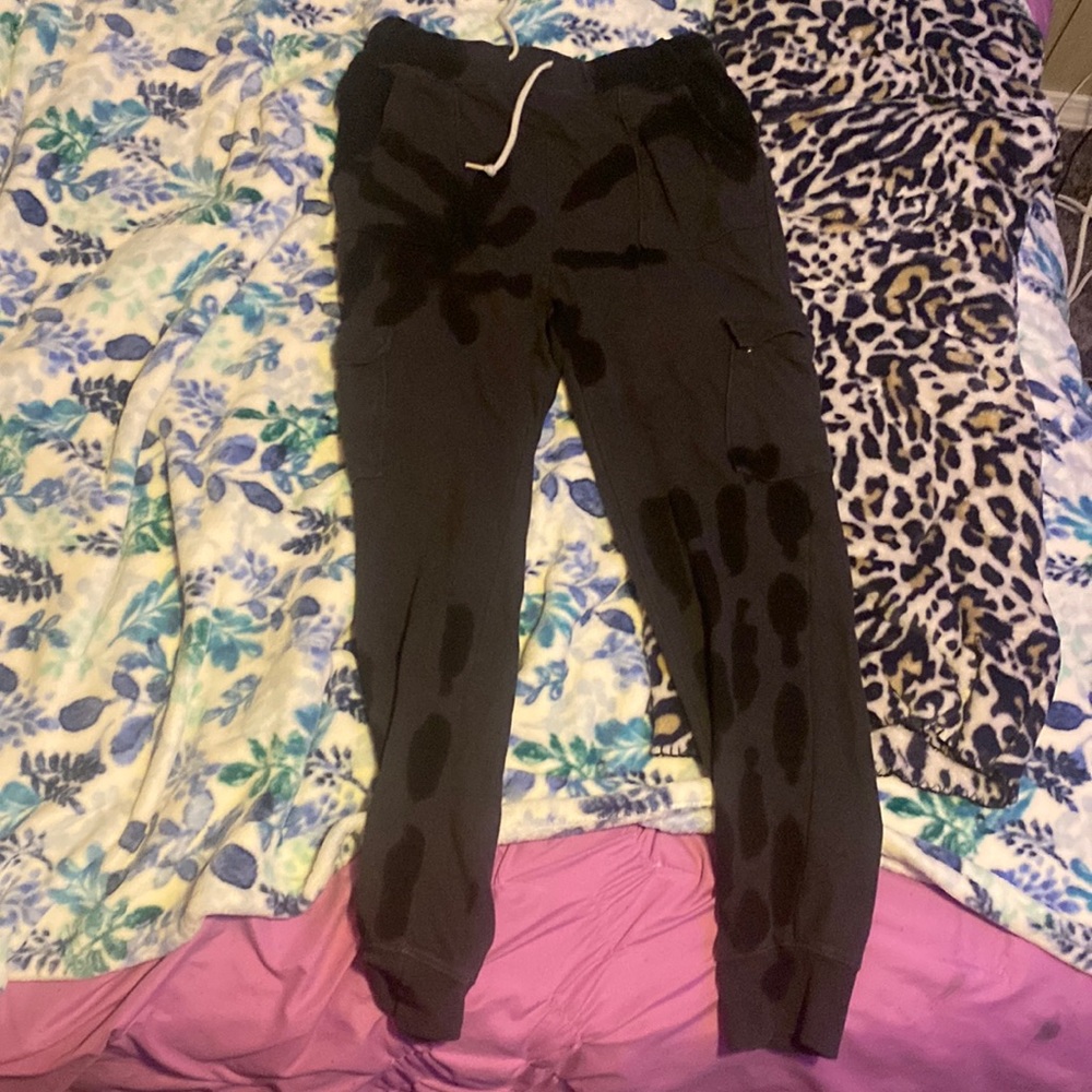Black splashed sweatpants